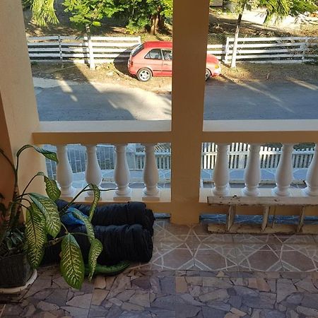 Rain Apartment Bridgetown Bagian luar foto
