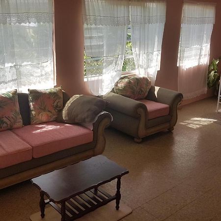 Rain Apartment Bridgetown Bagian luar foto